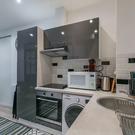 Heart Of Diderot Apartment
