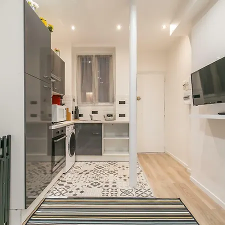 Apartment Heart Of Diderot Paris